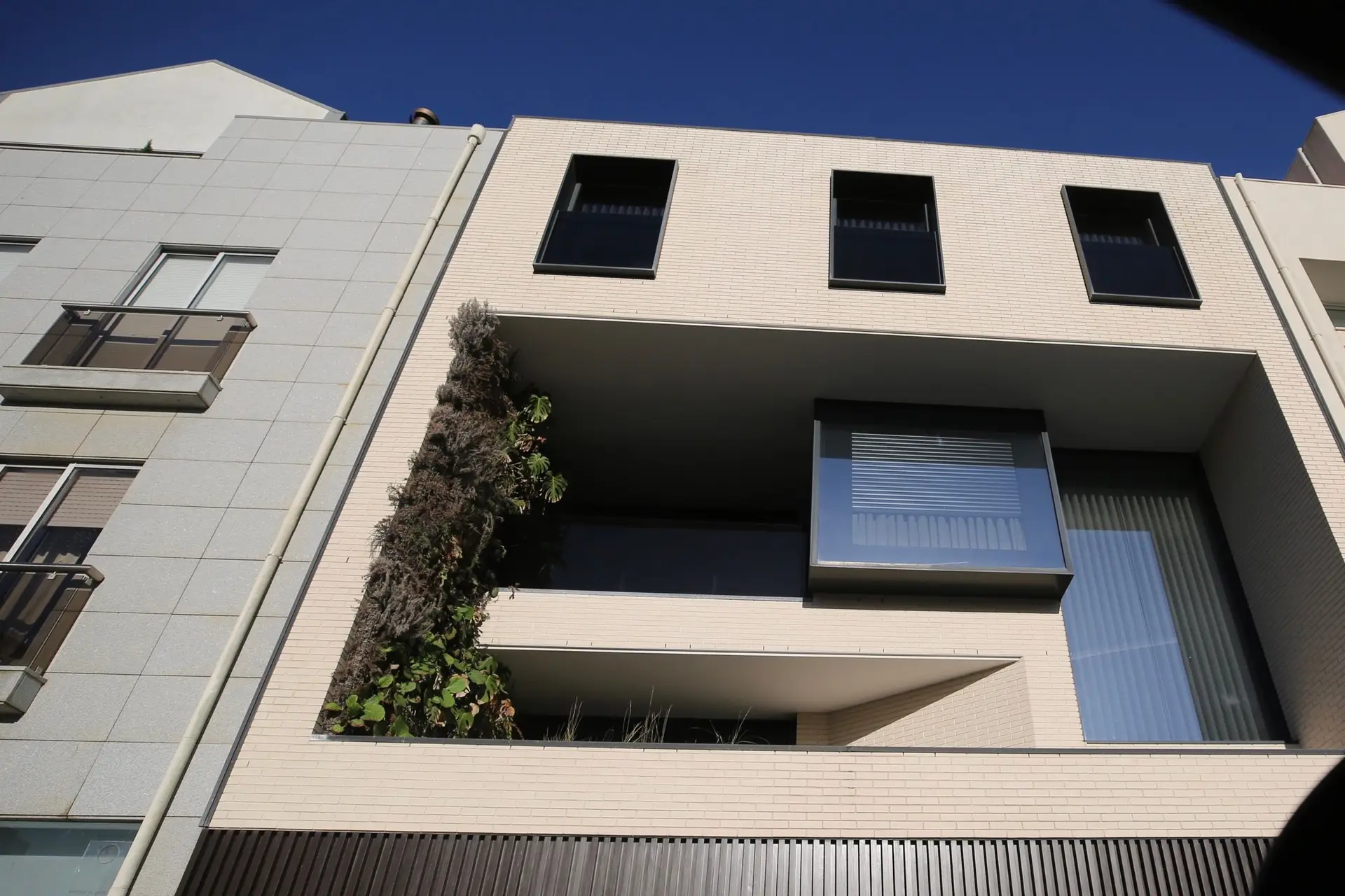 Montenegro: €637K Declared for Luxury Espinho Villa… But Only €215K Invoiced! Portuguese PM Hit by New Tax Fraud Probe